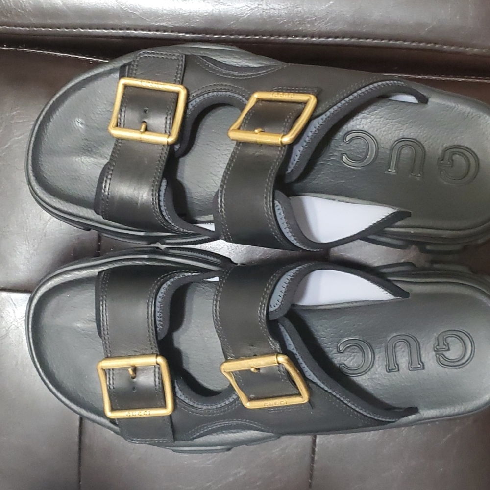 Men Gucci slides black